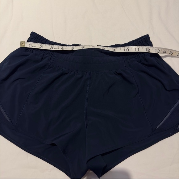 Lululemon Hotty Hot II Low-Rise Lined Short 2.5” Size 8 Reg True Navy Blue NWOT - Picture 4 of 14